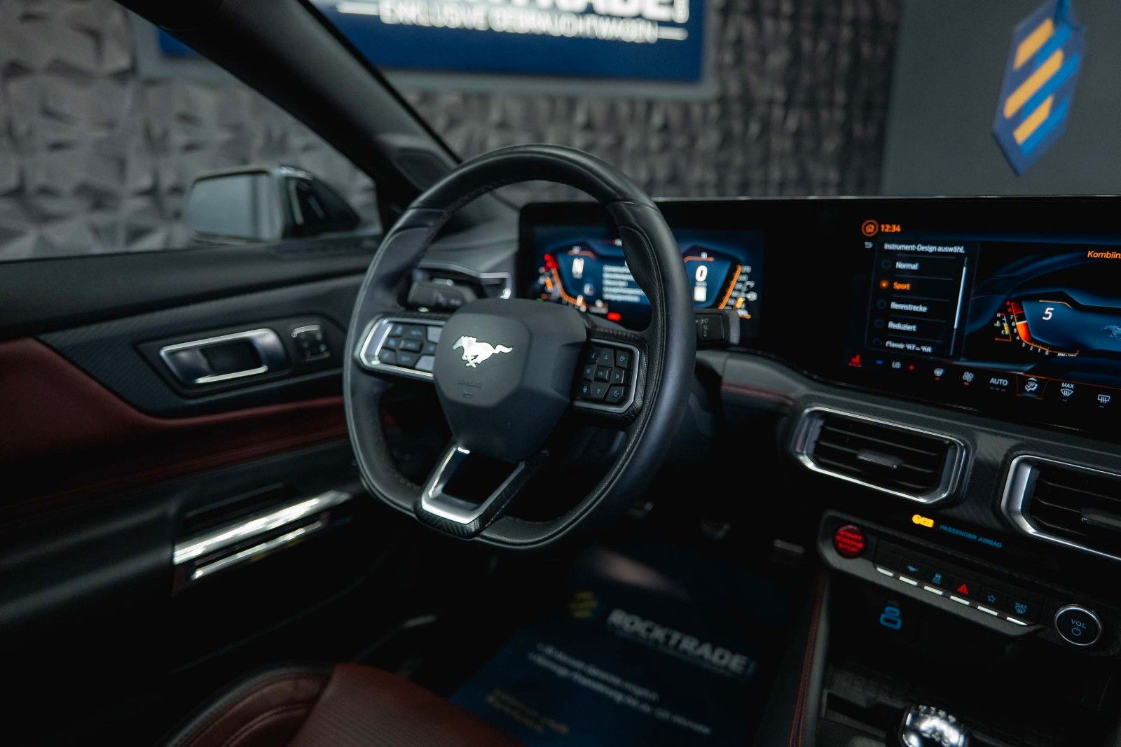 Fahrzeugabbildung Ford Mustang Fastback 5.0 Ti-VCT V8 Dark Horse 6-Gang
