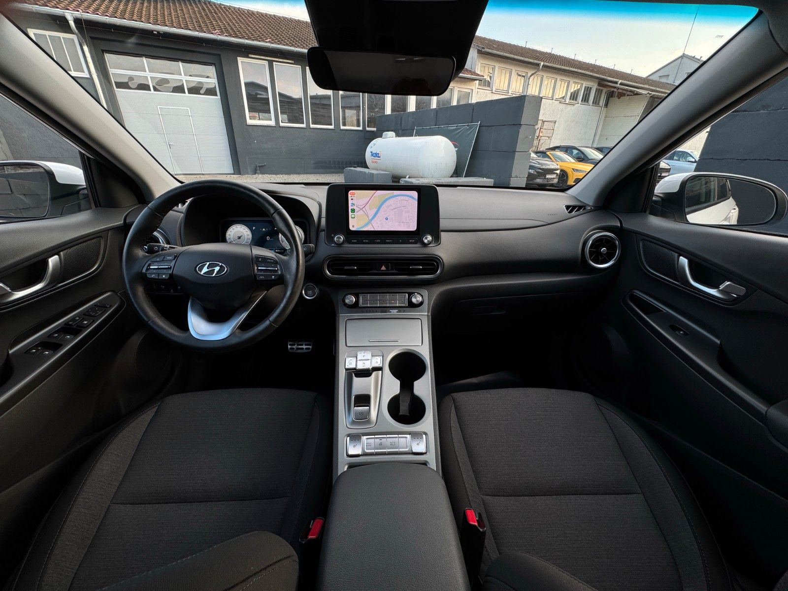 Fahrzeugabbildung Hyundai KONA E Select LKA ACC PDC SHZ LHZ Navi CarPlay