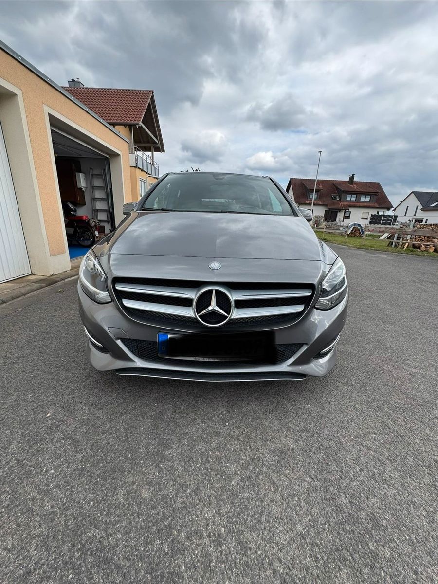 MERCEDES-BENZ Mercedes Benz B180 Mountaingrau Top