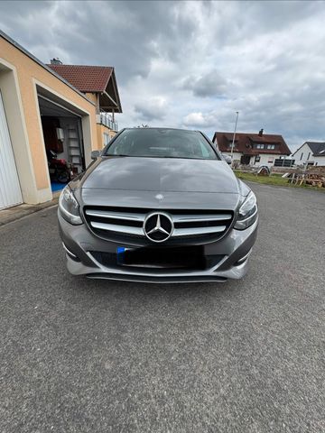 MERCEDES-BENZ Mercedes Benz B180 Mountaingrau Top