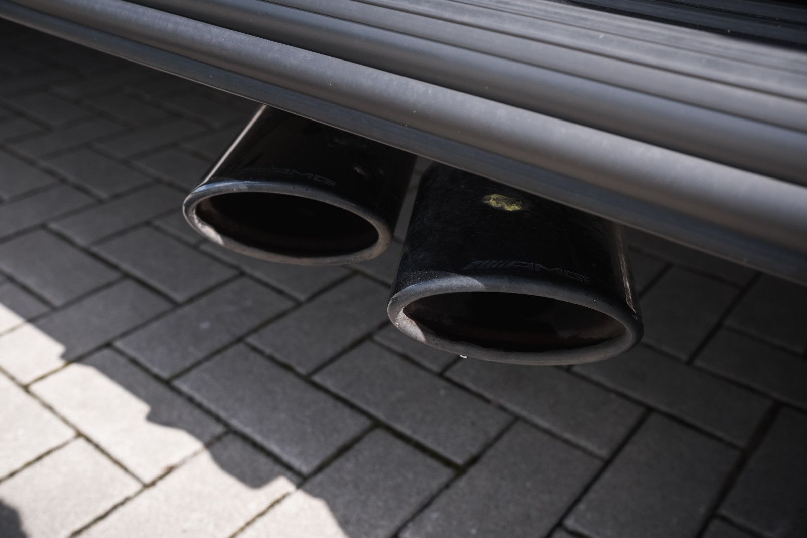 Fahrzeugabbildung Mercedes-Benz G 63 AMG-Perform.Paket-Superior-NightP.-Carbon