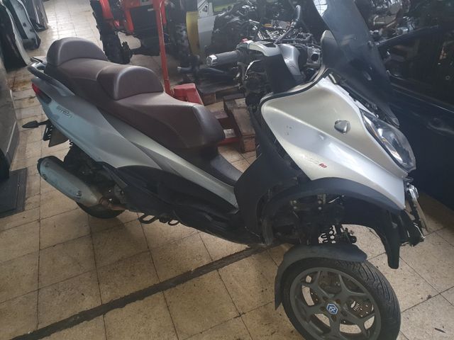 Piaggio MP3 300