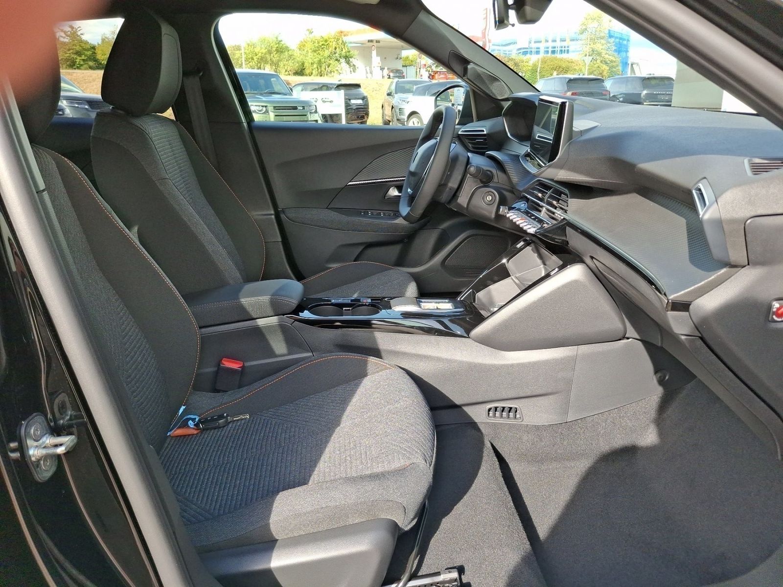 Peugeot e-2008 - Bild 13