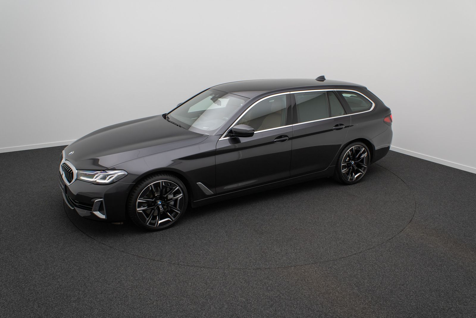 Fahrzeugabbildung BMW 540d  xD LuxuryLine Kamera Laser HUD DAB HiFi 20
