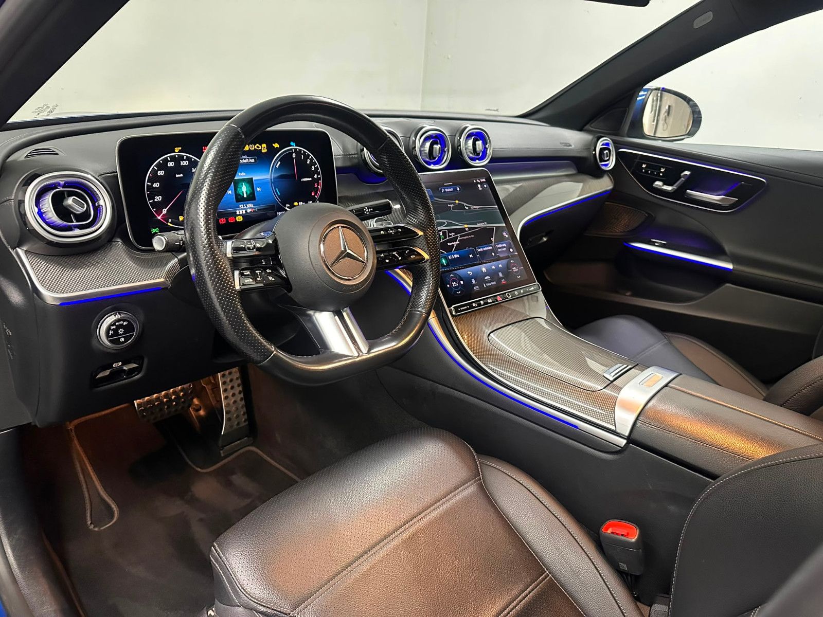 Fahrzeugabbildung Mercedes-Benz C 300 de T *AMG-LINE*MASSAGE*AHK*360*KEYGO*PANO