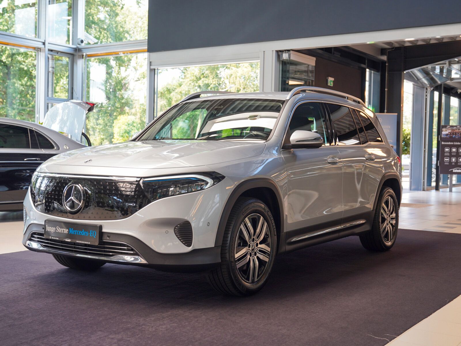 Mercedes-Benz EQB 300 4M Progressive DISTRONIC Lenkradheizung foto 6
