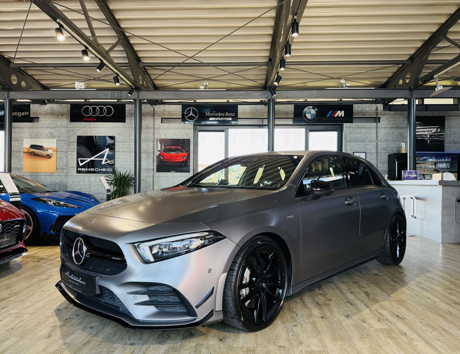 MERCEDES-BENZ A 35 AMG 4Matic*SCHALE*360°*HUD*BURMESTER*DISTR.
