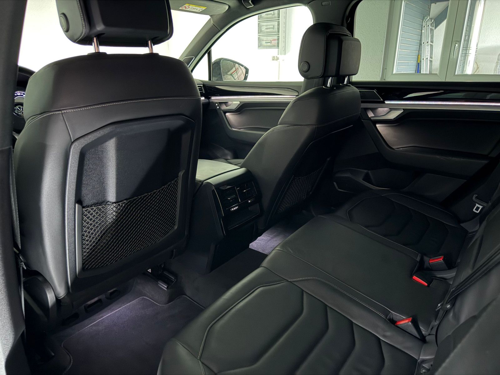 Fahrzeugabbildung Volkswagen Touareg 4Motion R-LINE/DAB+/MATRIX IQ/AHK/21 ZO