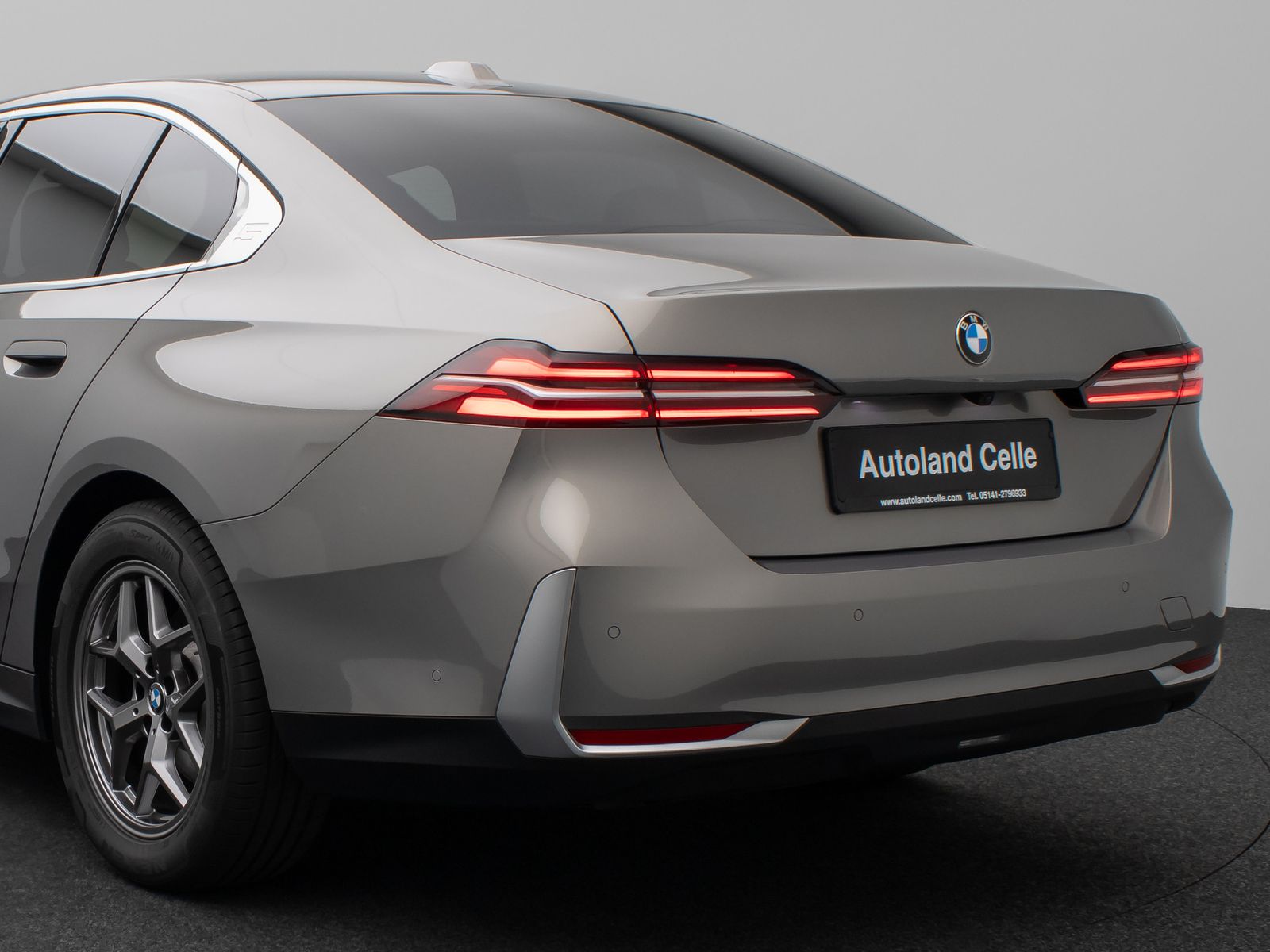 Fahrzeugabbildung BMW 520d Kamera DAB Leder Alarm Sport DigKey 18Zoll