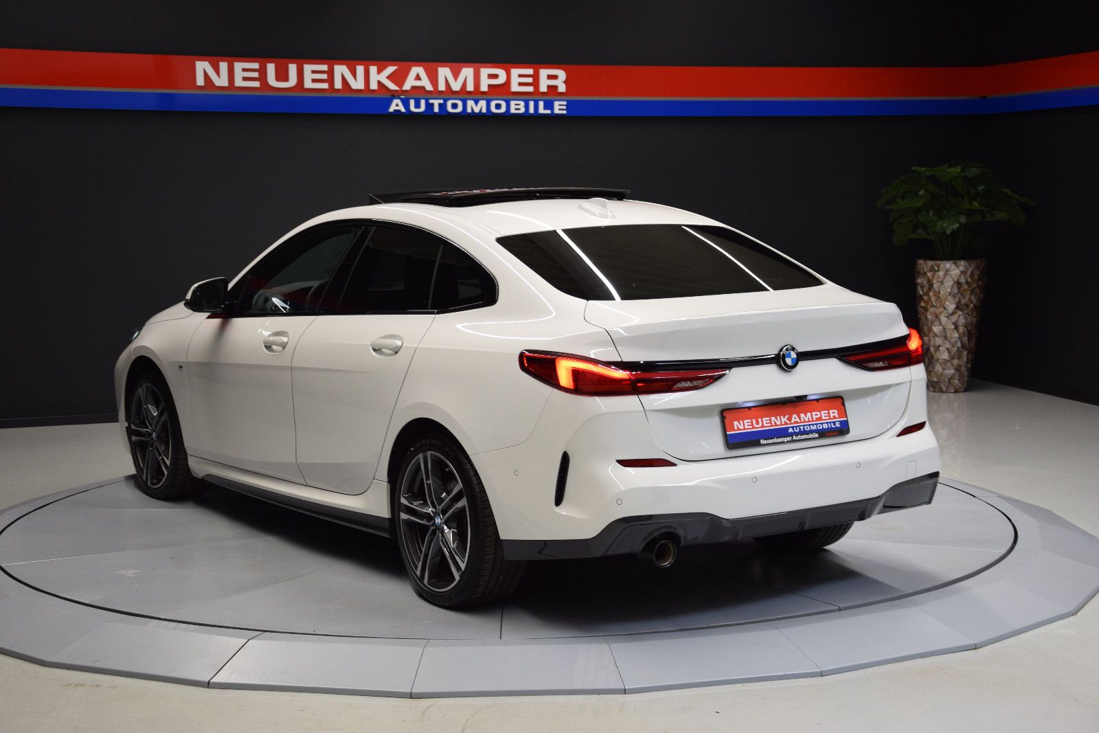 Fahrzeugabbildung BMW 218 Gran Coupé M Sport Pano H&k Leder ACC Kamera