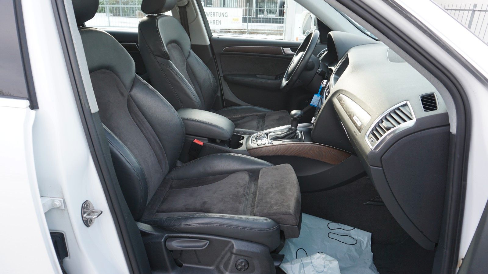 Fahrzeugabbildung Audi Q5 2.0 TDI 140 kW quattro, Standheizung, Pano