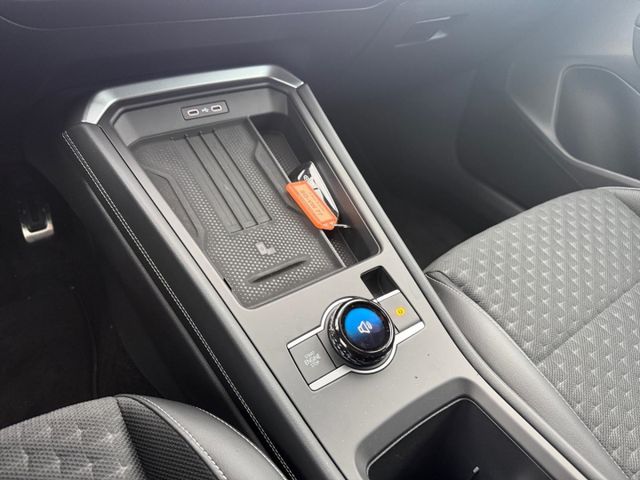 T-Roc R-Line 1.5 l eTSI Navi Area View Apple Car