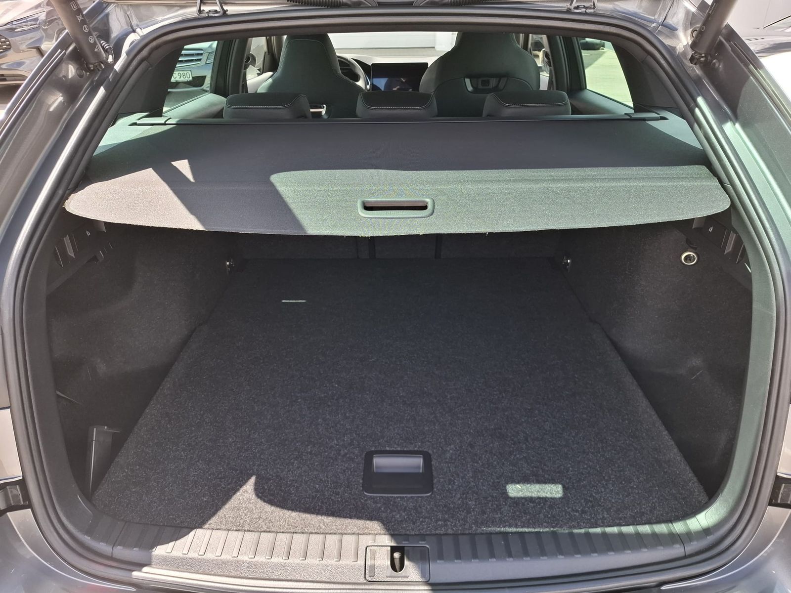 Fahrzeugabbildung SKODA Octavia 1.5 DSG Sportline PANO*MATRIX*AHK*5J.GAR