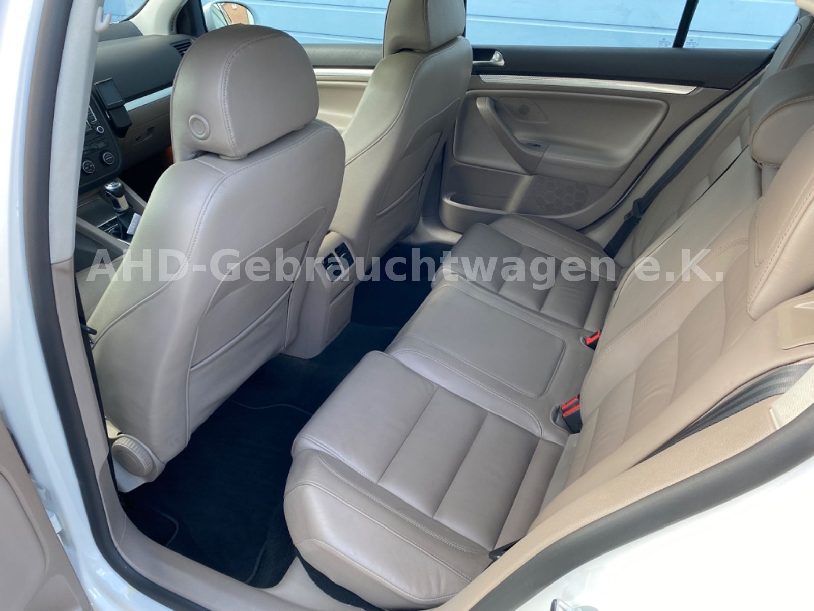 Fahrzeugabbildung Volkswagen Golf V Lim. R32