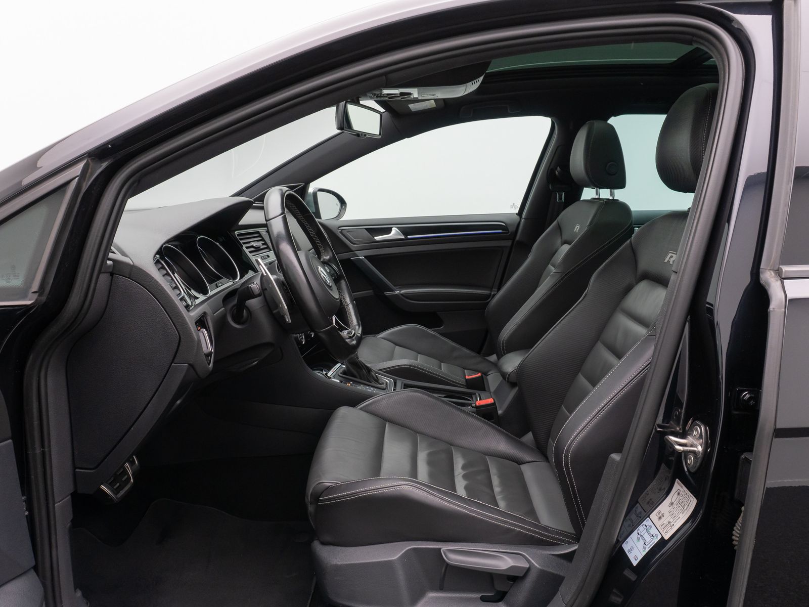 Fahrzeugabbildung Volkswagen Golf R BMT 4Motion Kamera ACC DYNAUDIO Panorama