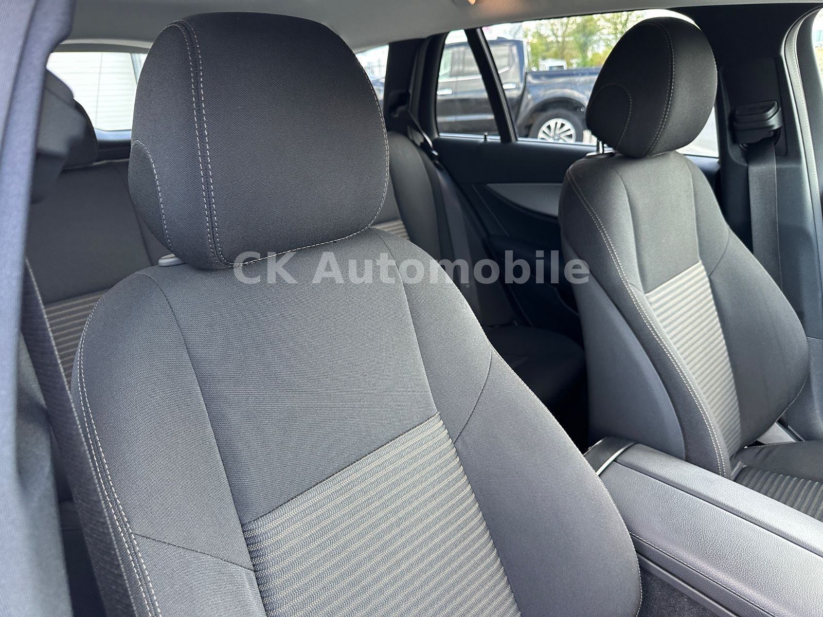 Fahrzeugabbildung Mercedes-Benz E 300de T-Modell Avantgarde/Widescreen/LED/AHK