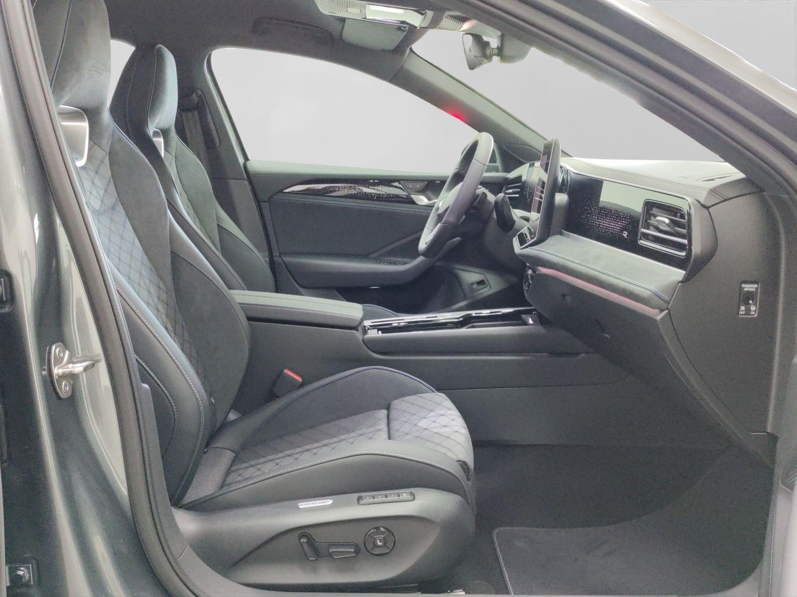 Volkswagen Passat Variant 2.0 TDI DSG 4M R-LINE LM18 MATRIX