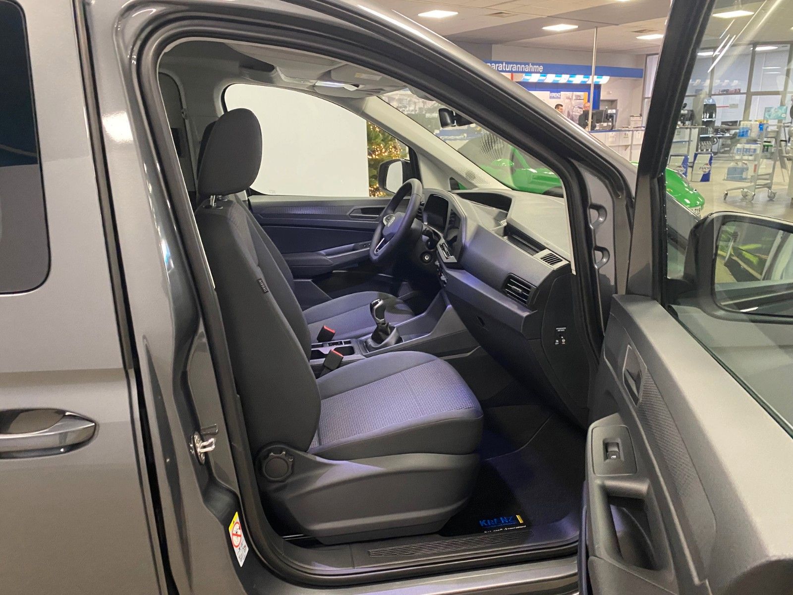 Fahrzeugabbildung Volkswagen Caddy 1.5 TSI Caddy+ACC+AHK+2x Schiebetür+1xHeck