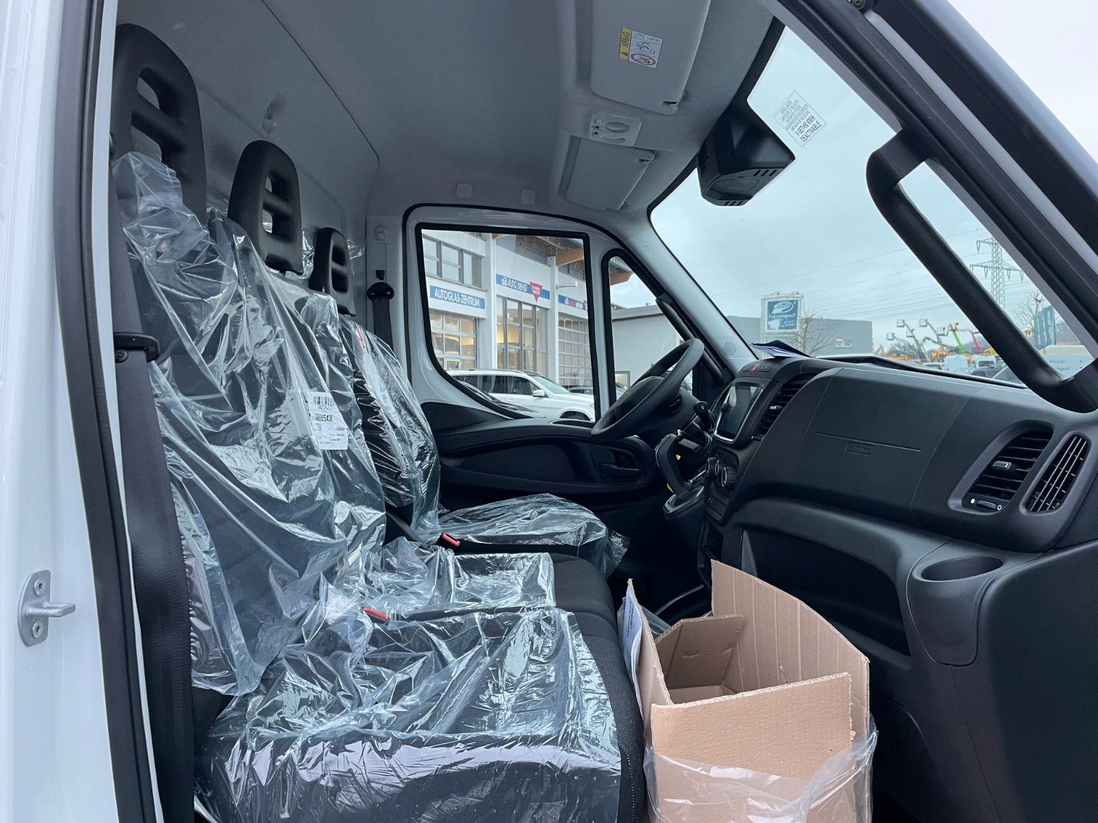 Fahrzeugabbildung Iveco Daily 35S14 A8*R3.450mm*Automatik*3Sitze*