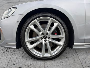 Audi S8 - 8