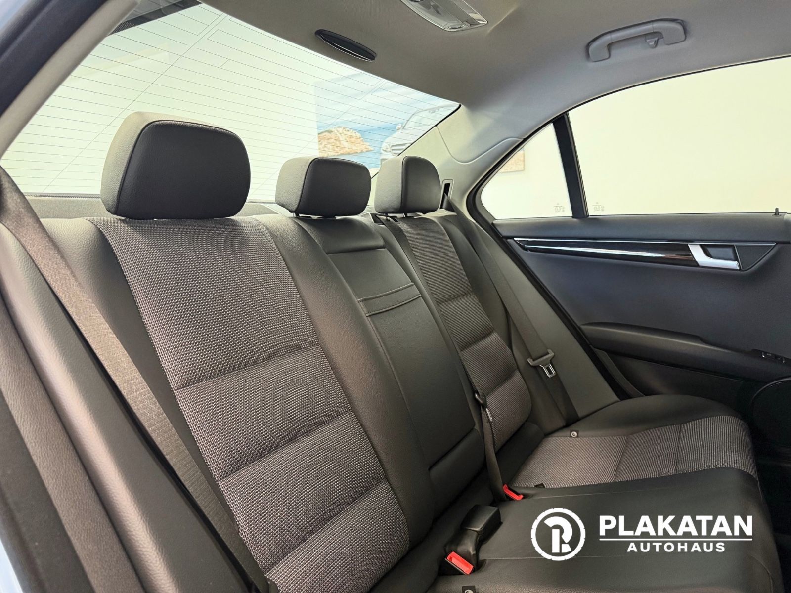 Fahrzeugabbildung Mercedes-Benz C 350 CDI Navi Tempomat Bi-Xenon MB-Service