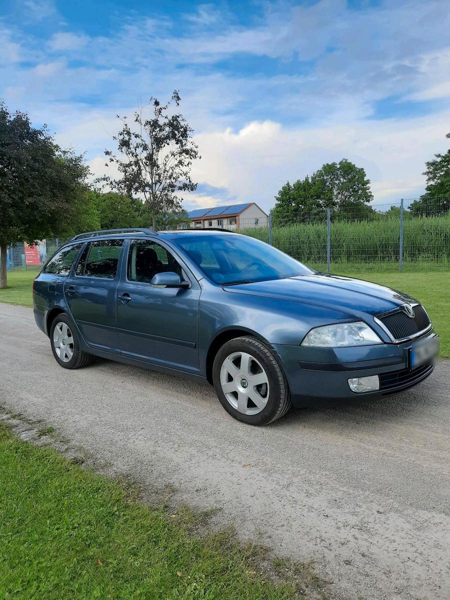 Skoda Octavia 2006 — interior