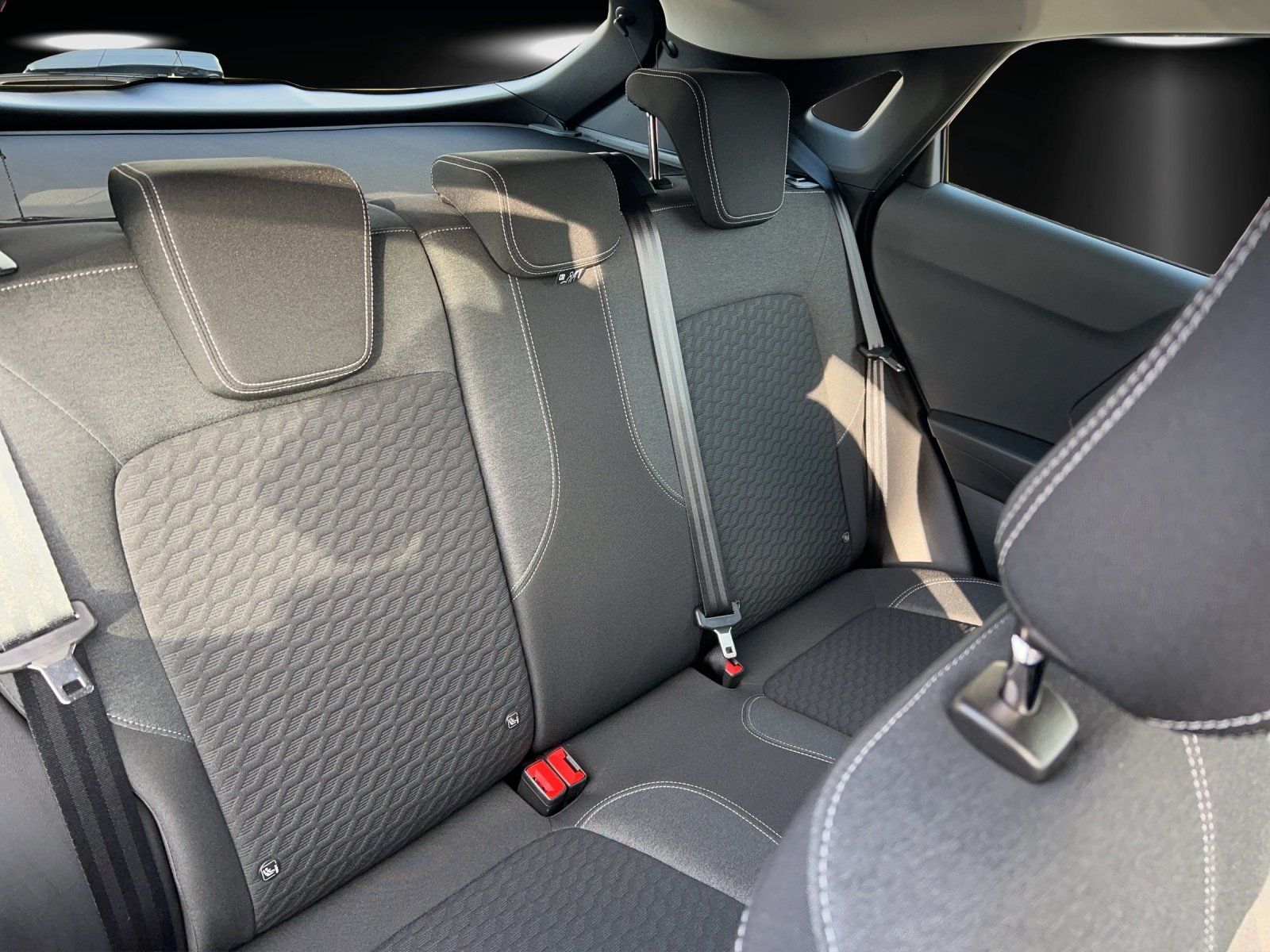 Fahrzeugabbildung Ford Puma Titanium MHEV Navi Winter Paket GJR Klima