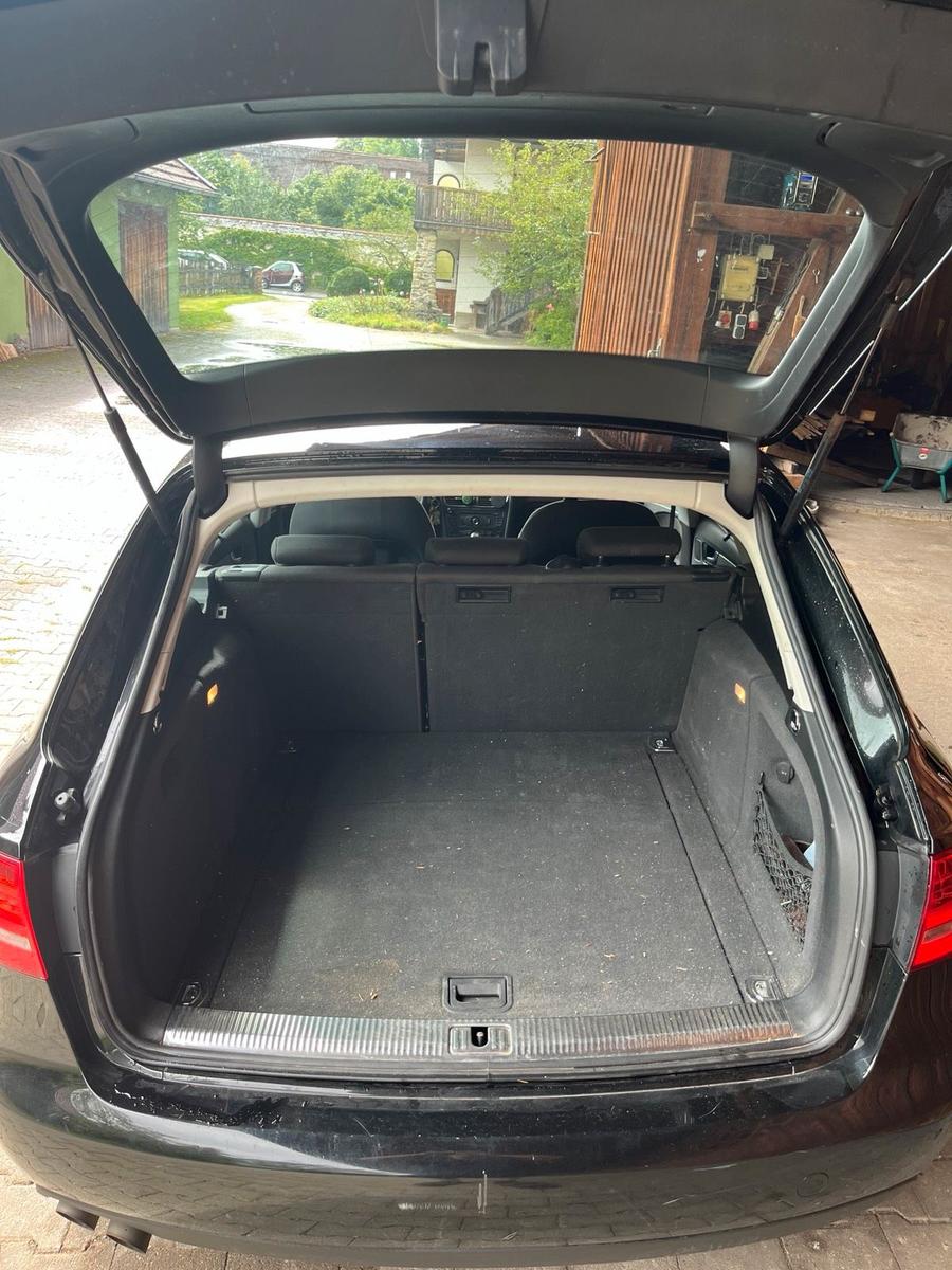 Audi A4 2009 — photo 8