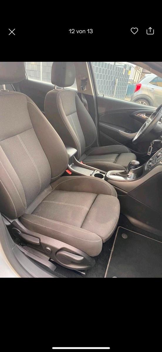 Opel Astra 2011 — photo 6