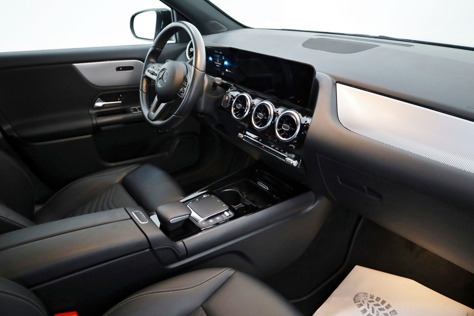 Fahrzeugabbildung Mercedes-Benz GLA 250 e,Style, T.Leder,Navi,LED,Carplay,Kamera