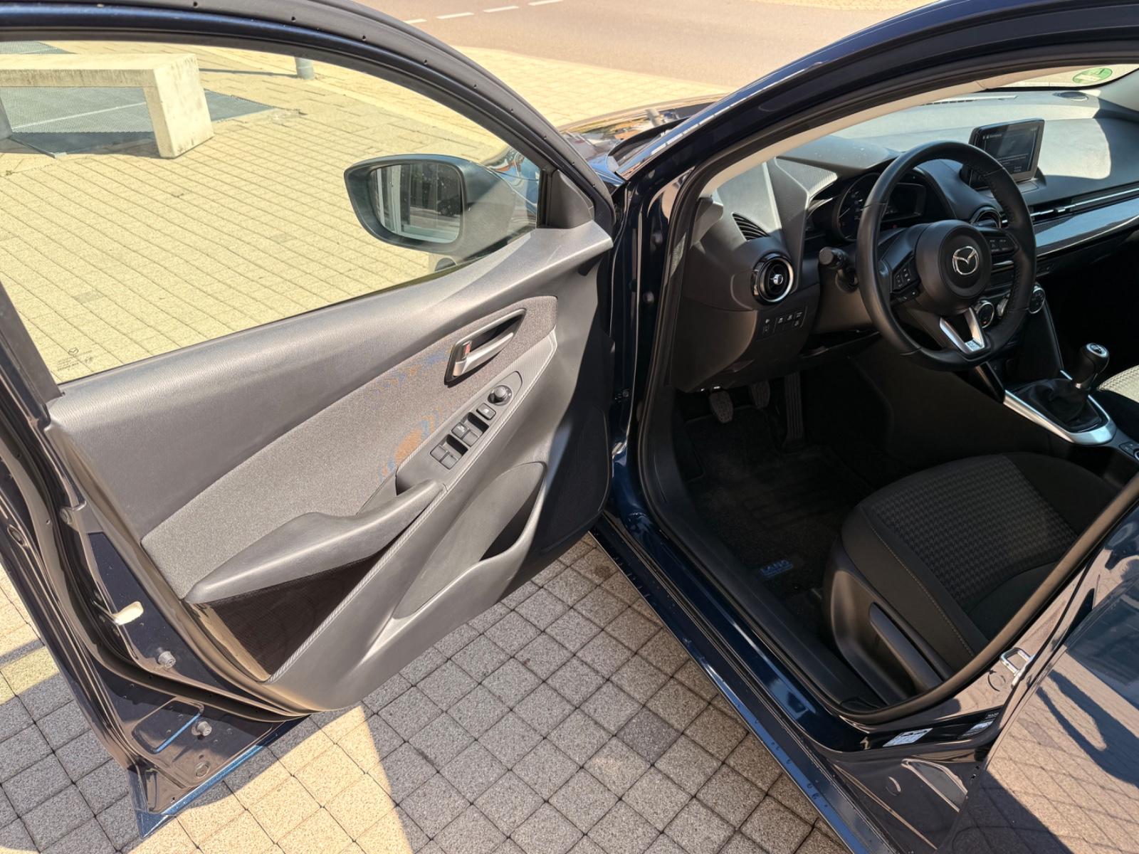 Mazda 2 Lim. Kizoku,23400km