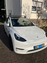 Tesla Model Y LR Bj  2023 , Top-Zustand - Tesla Model Y in Frankfurt (Main)