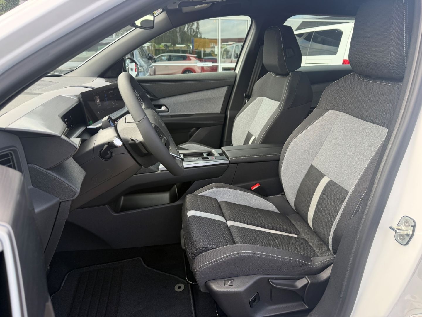 Fahrzeugabbildung Opel Grandland 1.2 Edition SHZ+LHZ+Kamera+Allwetter