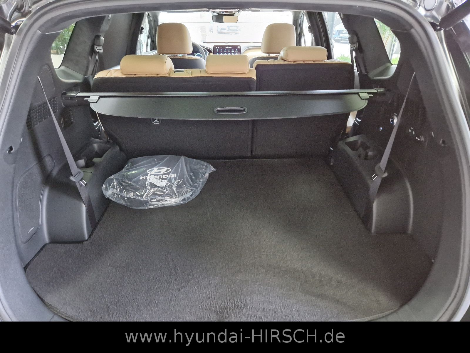 Fahrzeugabbildung Hyundai SANTA FE Plug-In Hybrid 4WD SEVEN SIGNATURE PANO