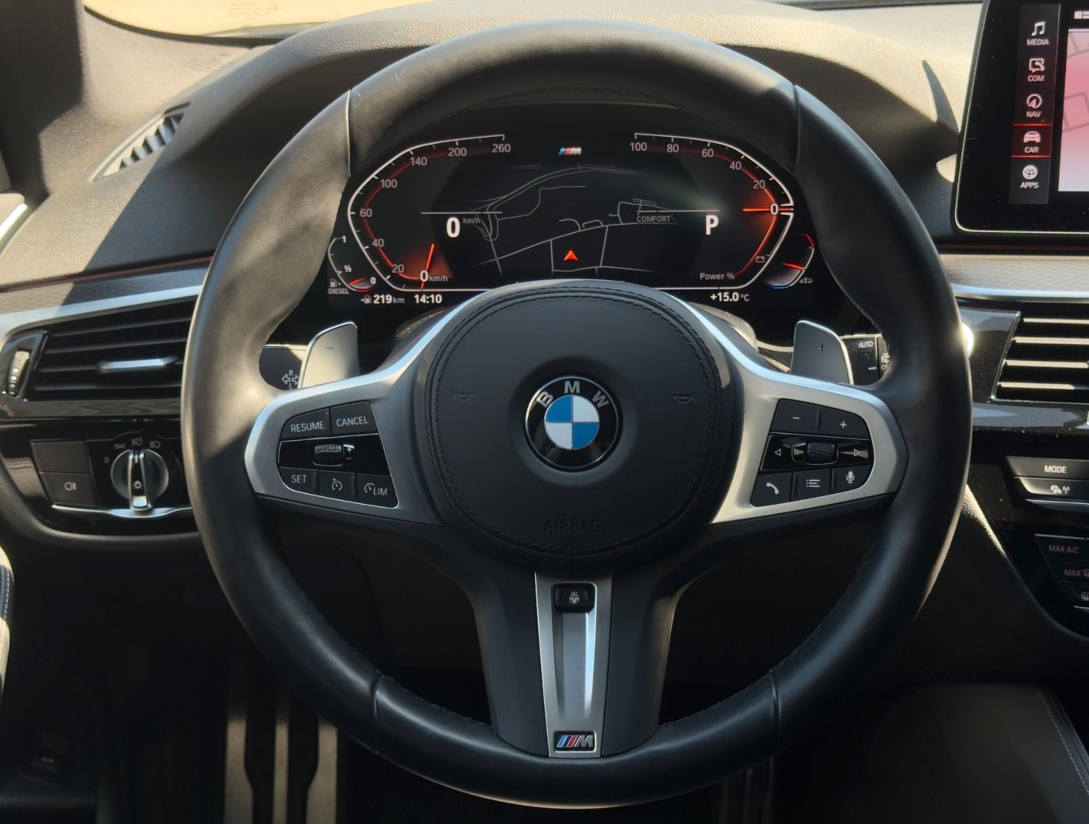 Fahrzeugabbildung BMW 530d M Sport Aero Shadow LED CAM Klim-4Z CarPlay