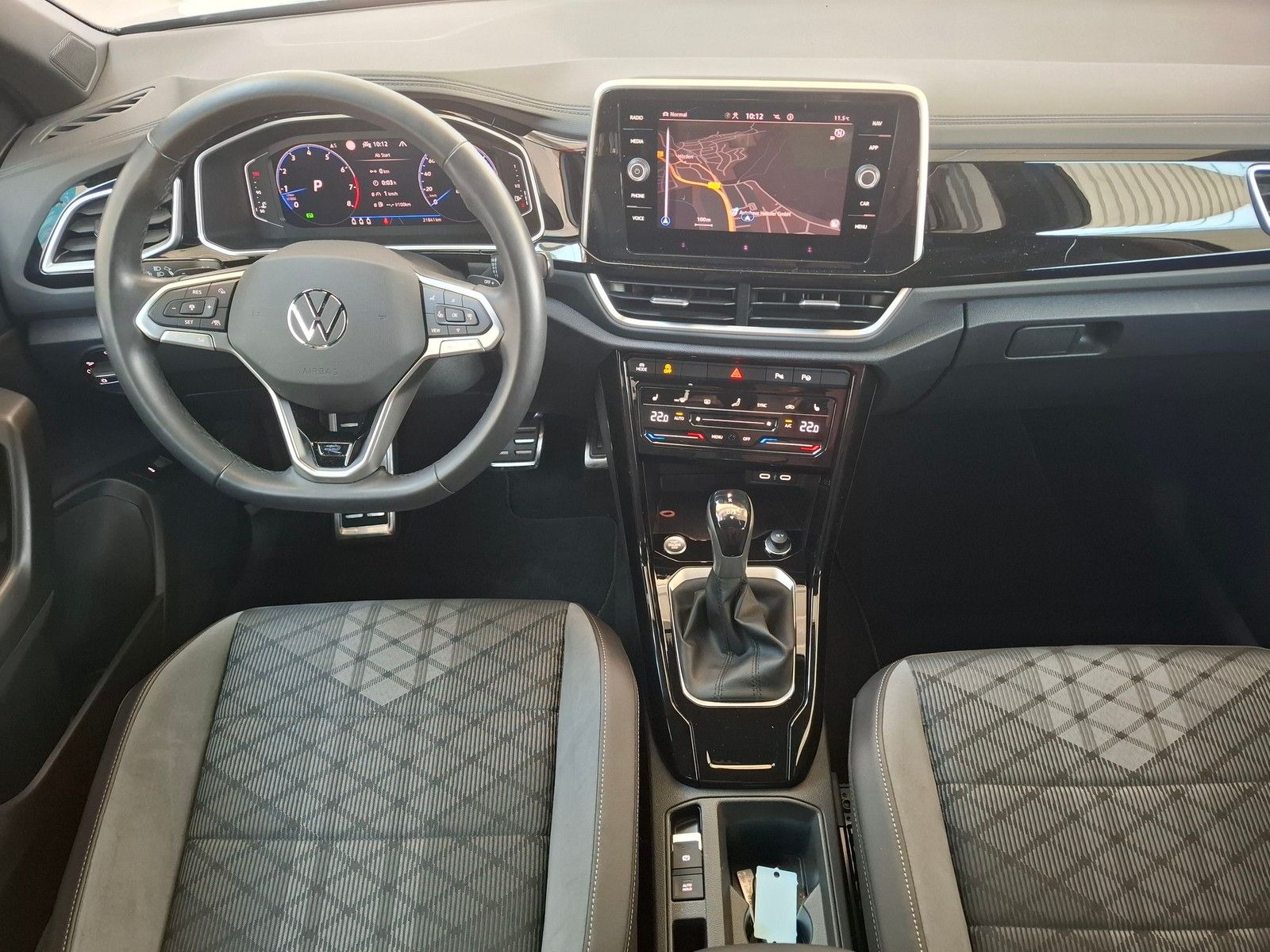 Fahrzeugabbildung Volkswagen T-Roc R-Line 1,5 TSI DSG +IQ.Drive+IQ.Light+Navi