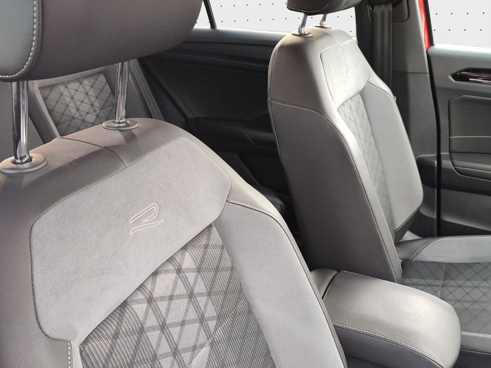 Volkswagen T-Roc - Bild 13