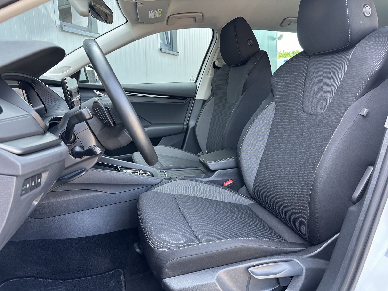 Fahrzeugabbildung SKODA Octavia Combi 2.0 TDI DSG Ambition NAV+LED+ACC