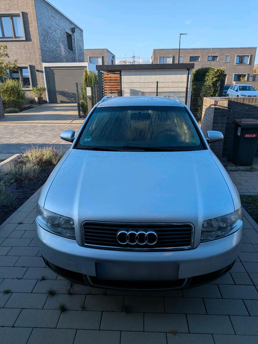 Audi A4 2004 — photo 7