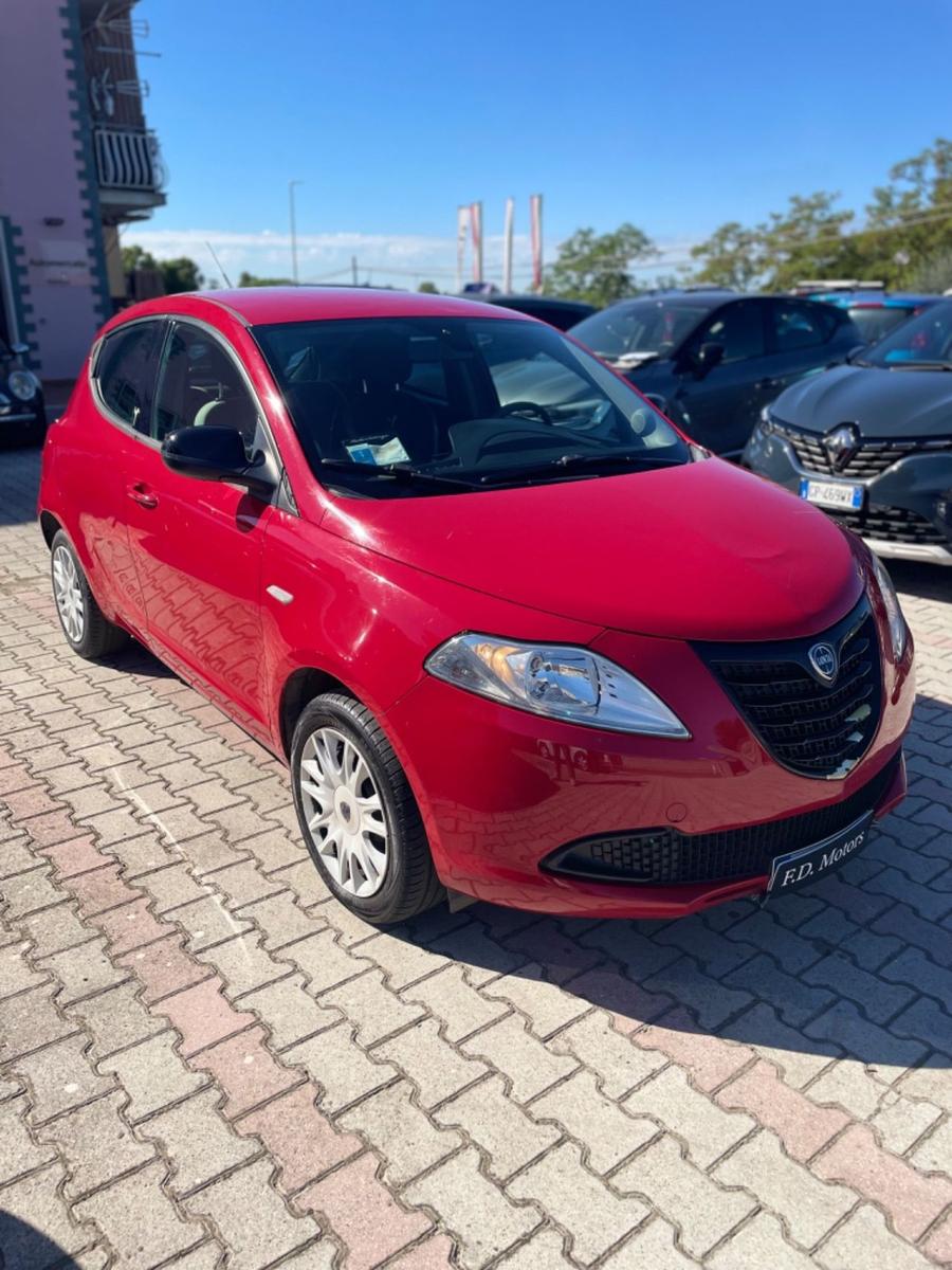 Lancia Ypsilon