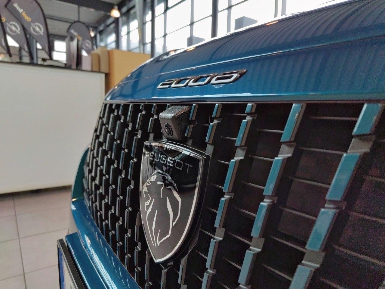 Peugeot 2008 Allure Hybrid 100 e-DSC6 Navi,360°