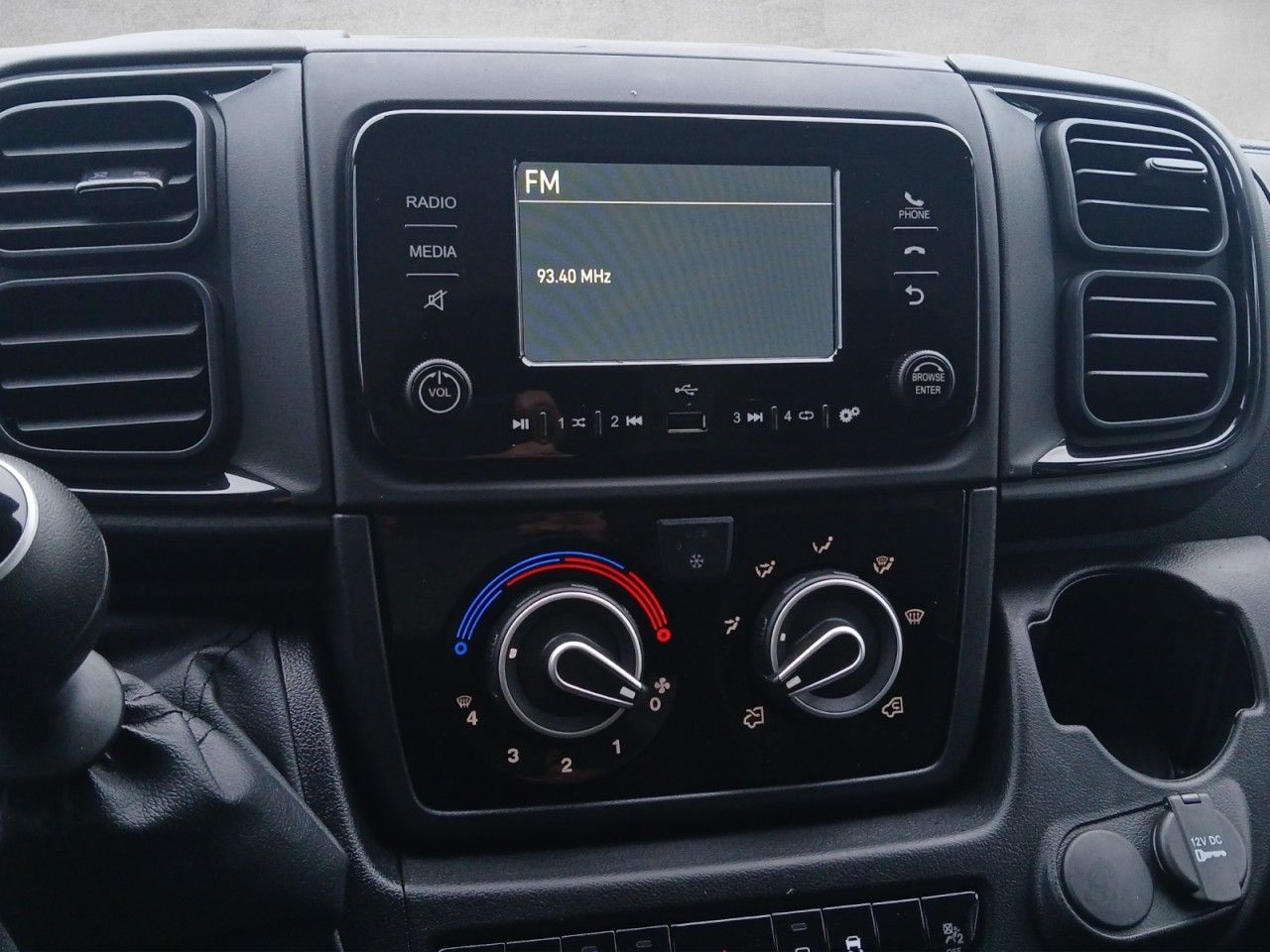 Fahrzeugabbildung Fiat Ducato H2 Kastenwagen 35 L3H2 140 - Kamera uvm.