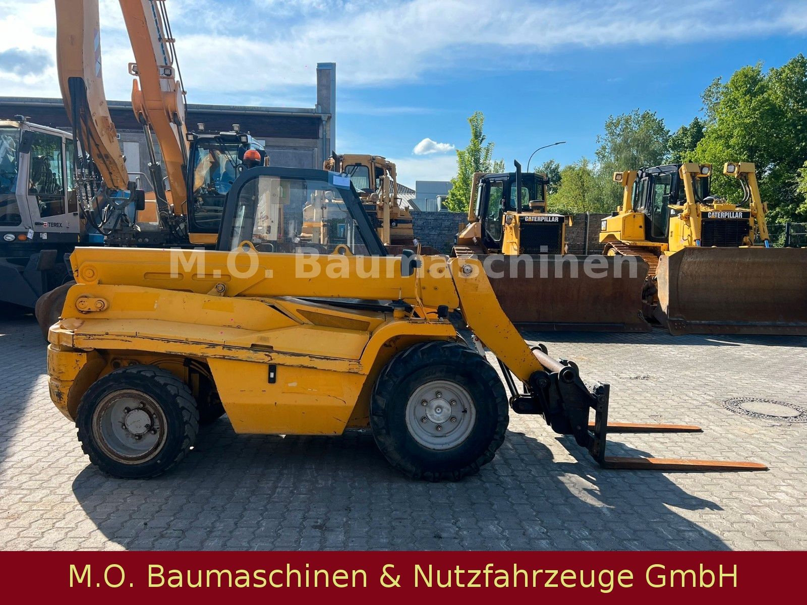 Fahrzeugabbildung Manitou BT 420 / SW /Gabel / 2 t / 4m / 4x4 /