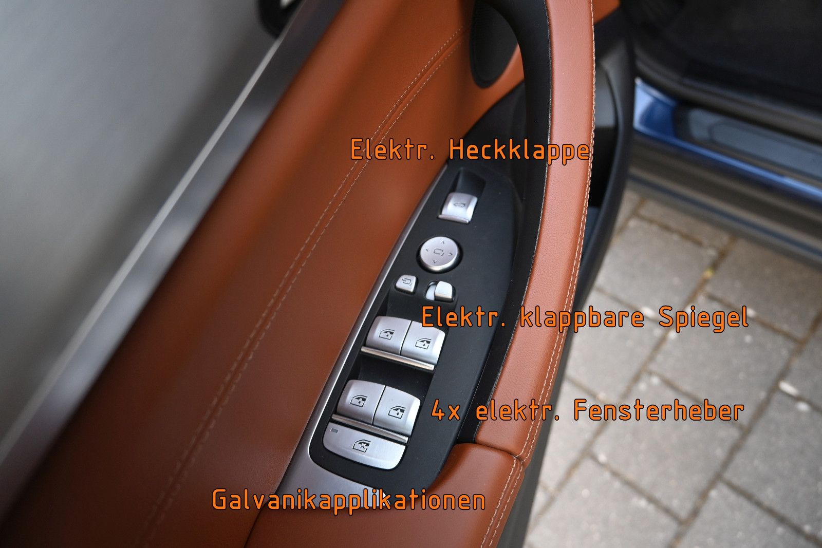 Fahrzeugabbildung BMW X4 xDr.30d °ACC°AHK°IND.MERINO-LEDER°STANDHEIZ.°