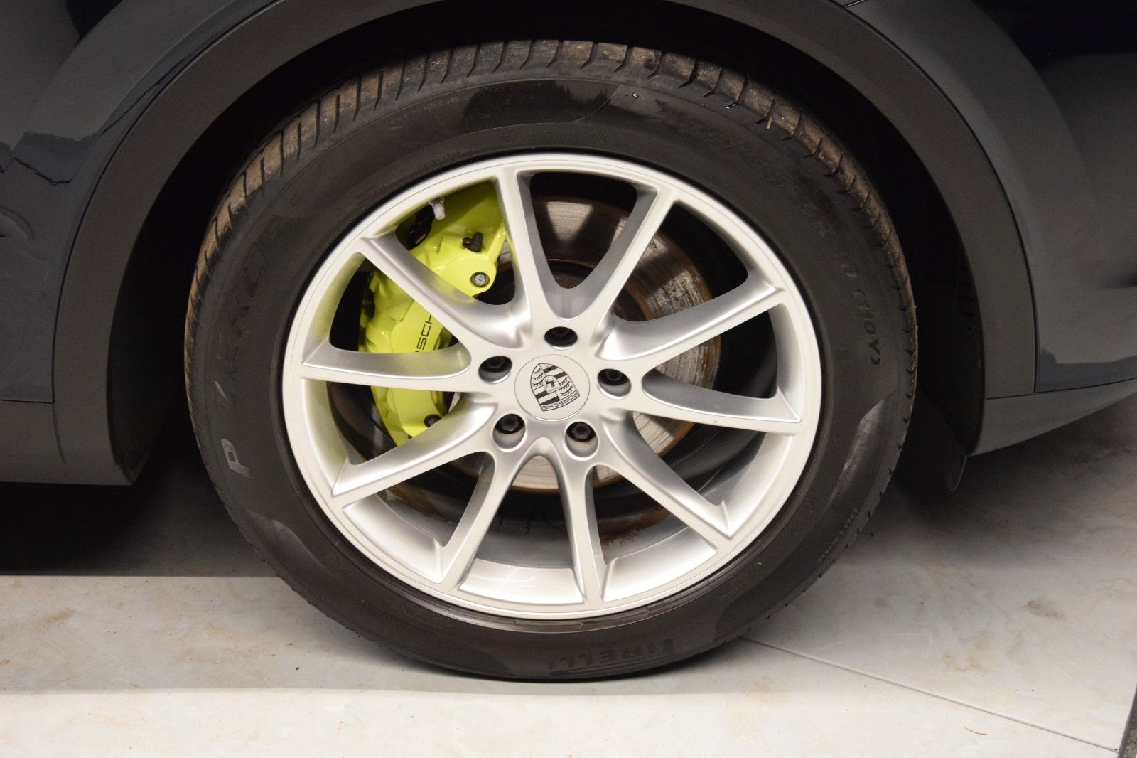 Fahrzeugabbildung Porsche Cayenne E-Hybrid Pano. ACC Matrix. Bose Approv.
