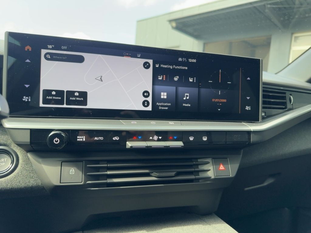 Fahrzeugabbildung Opel Grandland GS, AHK, Allwetter, 360 Grad Kamera, e