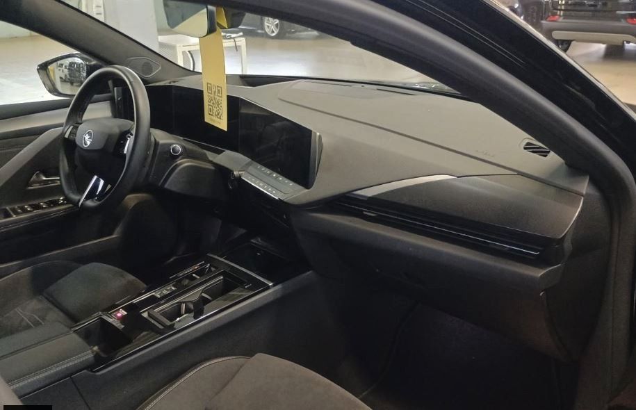 Fahrzeugabbildung Opel Astra L ST 1.2T ULTIMATE NAVI/LED/KAMERA/PANO/SH