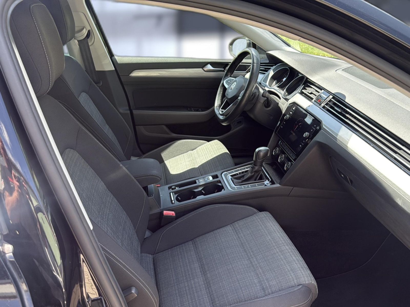 Fahrzeugabbildung Volkswagen Passat Variant Business