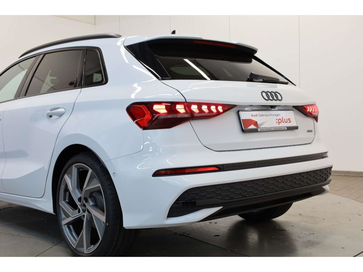 Audi A3 Sportback 40 TFSI quattro AHK 19'' RFK NAV foto 25