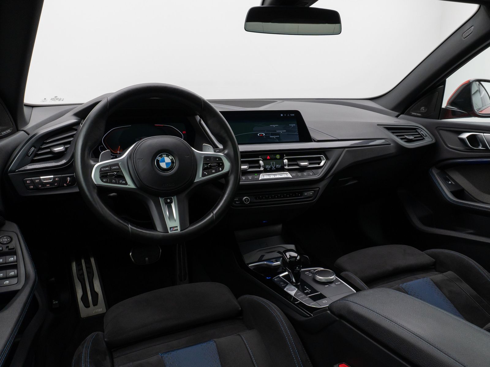 Fahrzeugabbildung BMW 220i Gran Coupé xDr M Sport Panorama Kamera H/K